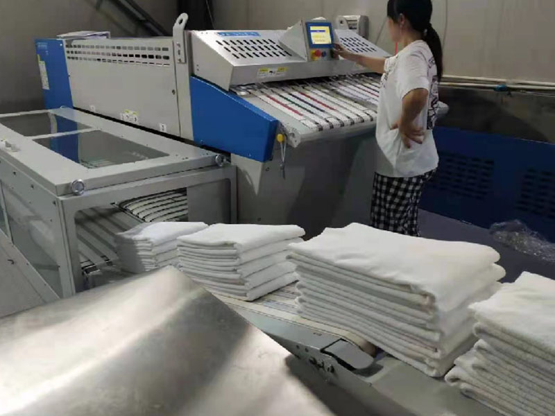 岳池巾类折叠机-02